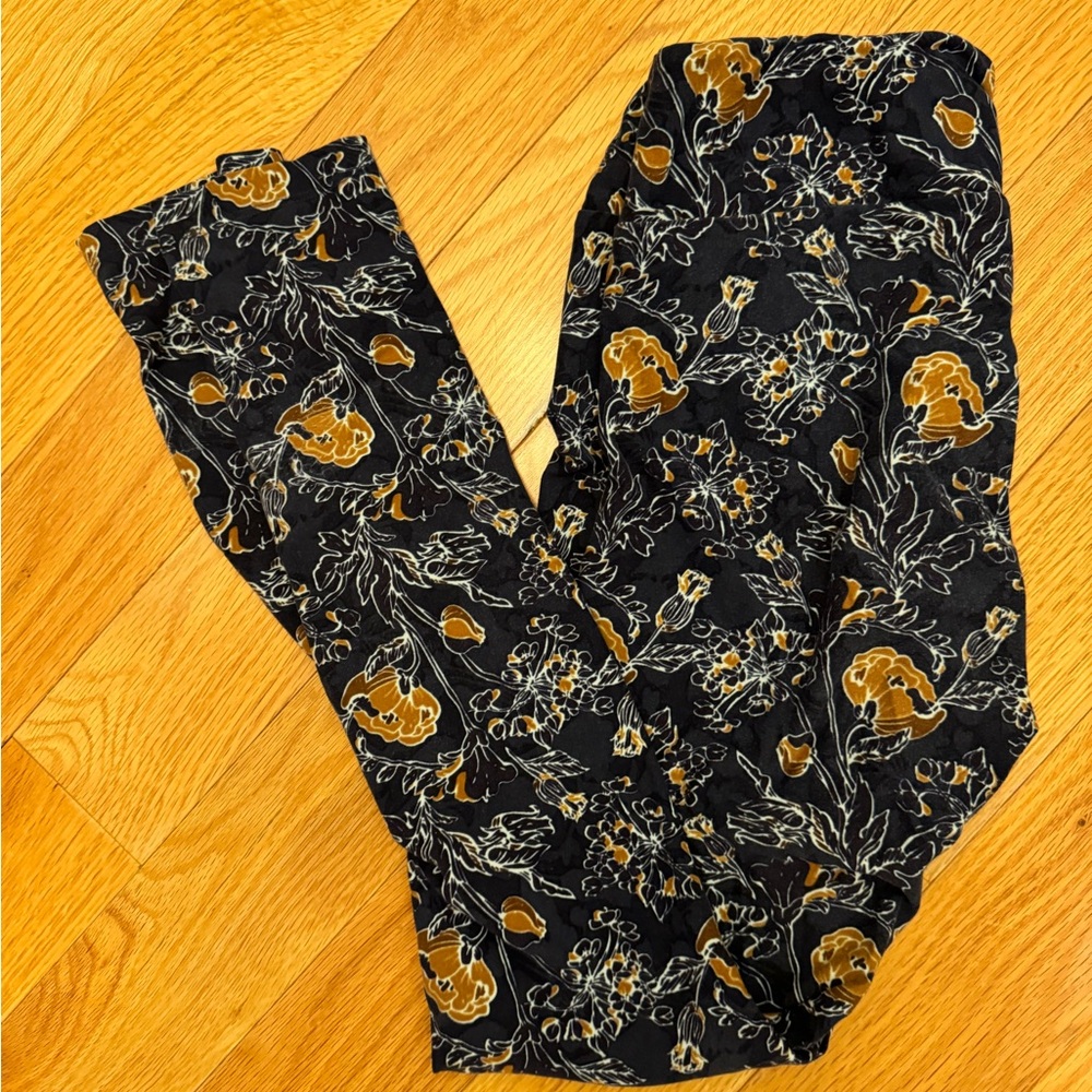 LulaRoe one size leggings- navy, brown and white- barely worn